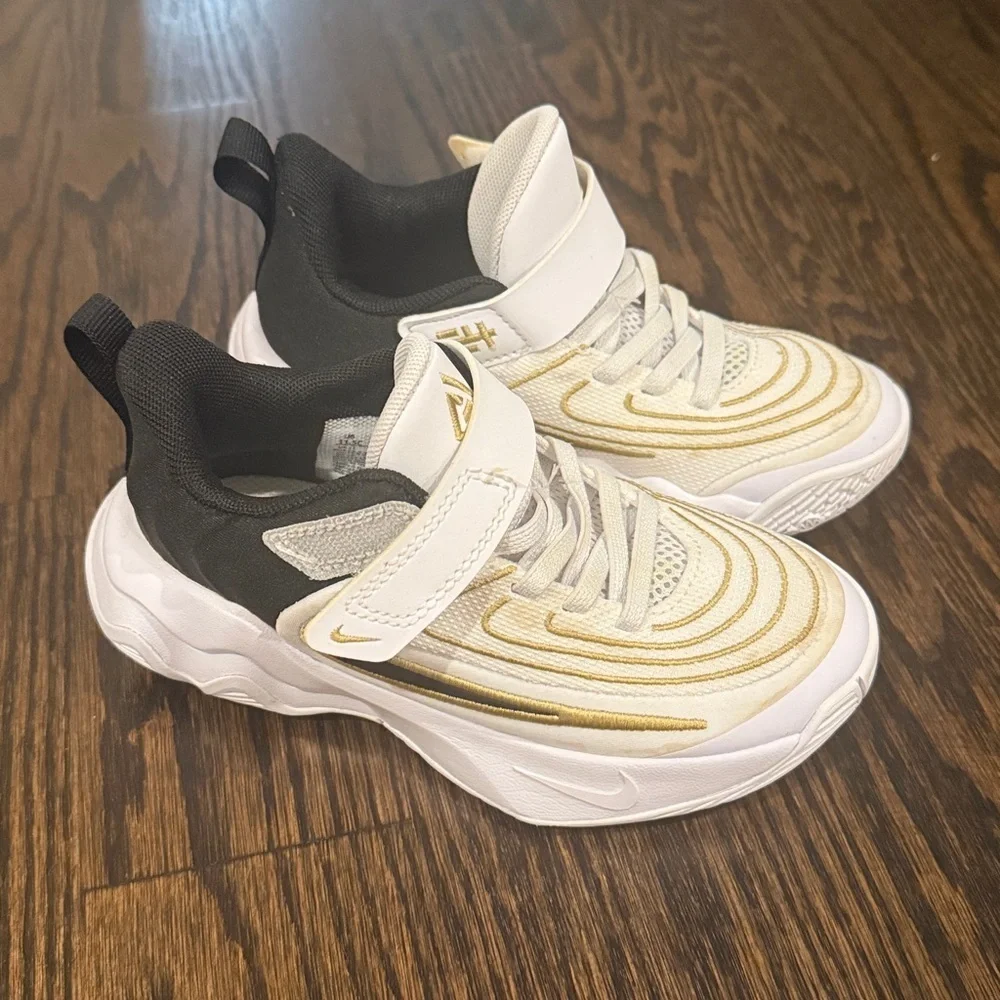 Nike Kids' Giannis Immortality 4 Basketball Shoe Little Kid Size 11.5